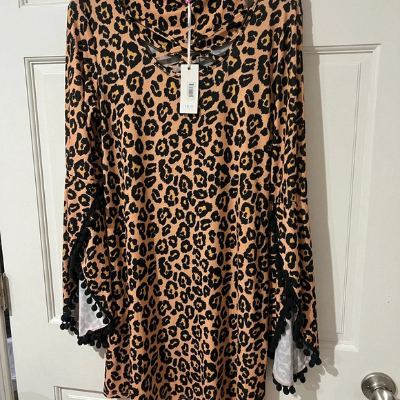Simply Southern Leopard Print Bell Sleeve Dress Size Medium - Picture 2 of 6